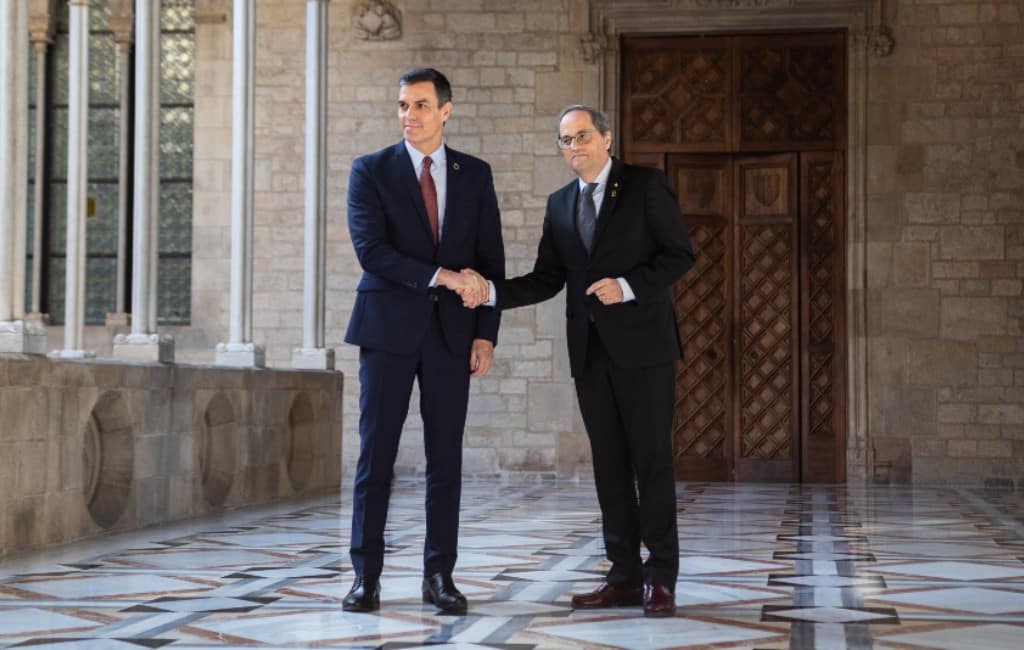 Pedro Sánchez en Catalaanse regiopremier Quim Torra in gesprek