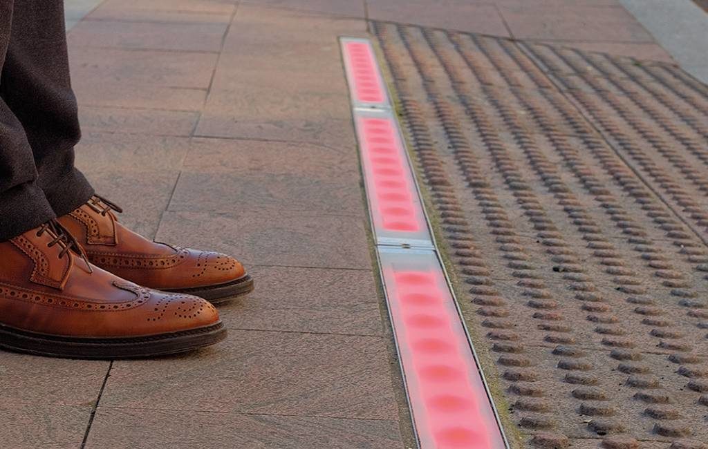 Benidorm krijgt stoplichten in de grond voor telefoongebruikers