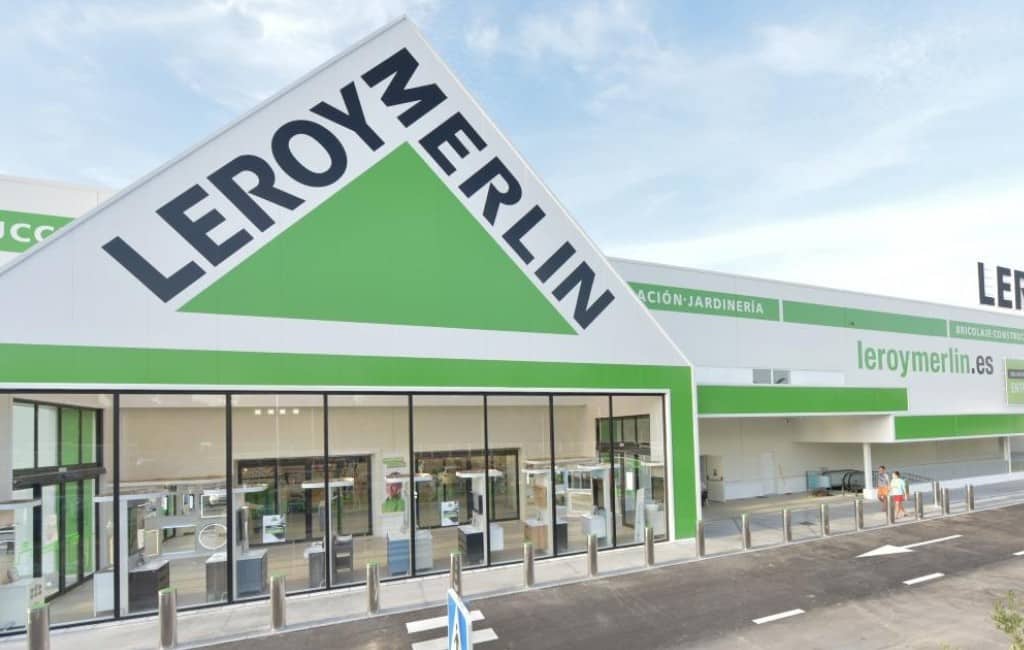 El Corte InglƩs, Leroy Merlin, Ikea etc. mogen open maar kleiner