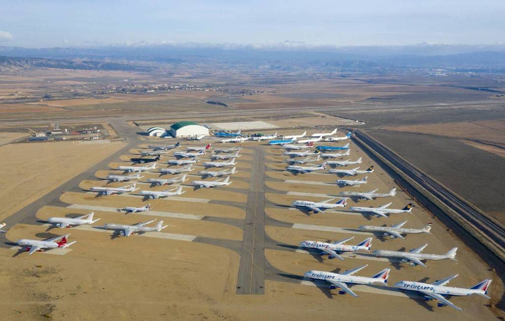 Vliegveld van Teruel enorme parkeerplaats vliegtuigen