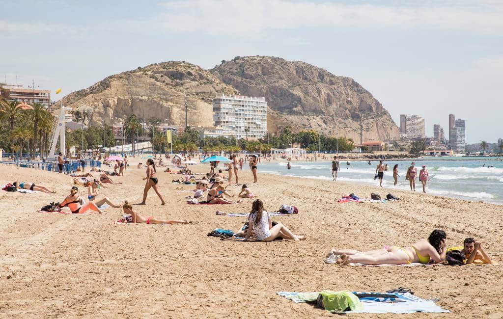 5.000 sollicitanten voor 1.000 strand informateurs Valencia regio