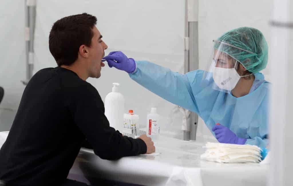 Zelf een corona PCR-test laten doen is in Spanje niet makkelijk