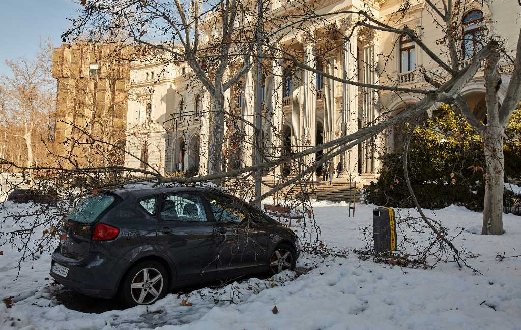 Madrid wil na hevige sneeuwval tot rampgebied verklaard worden