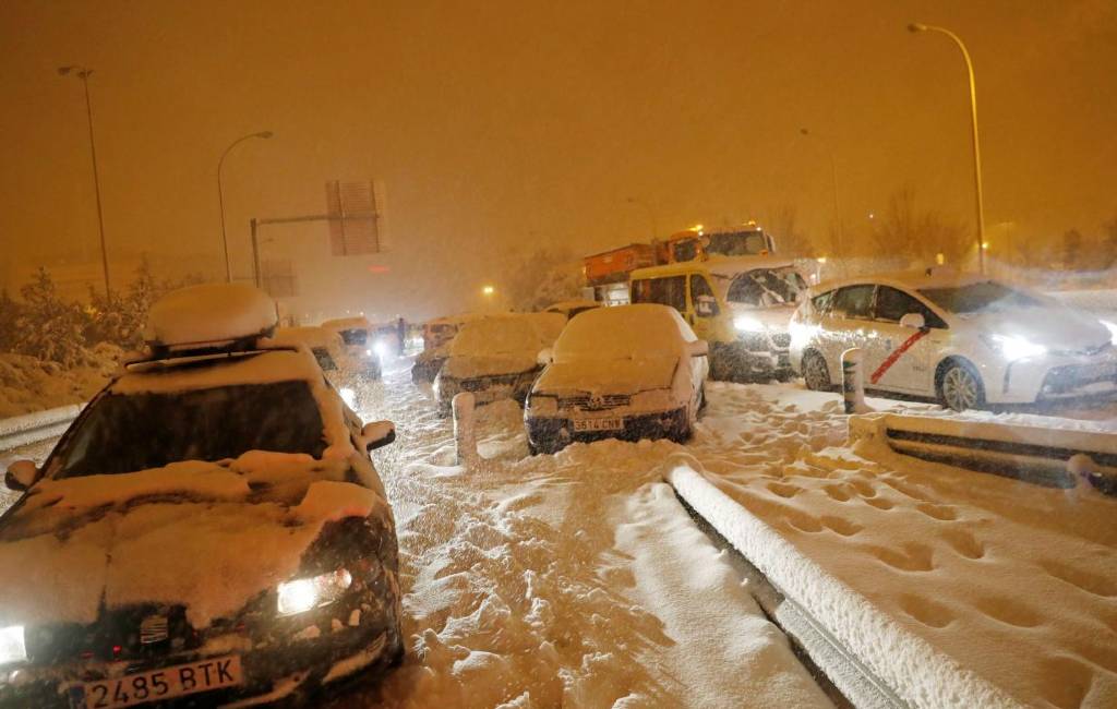 Sneeuw zorgt voor chaos in de Spaanse hoofdstad Madrid
