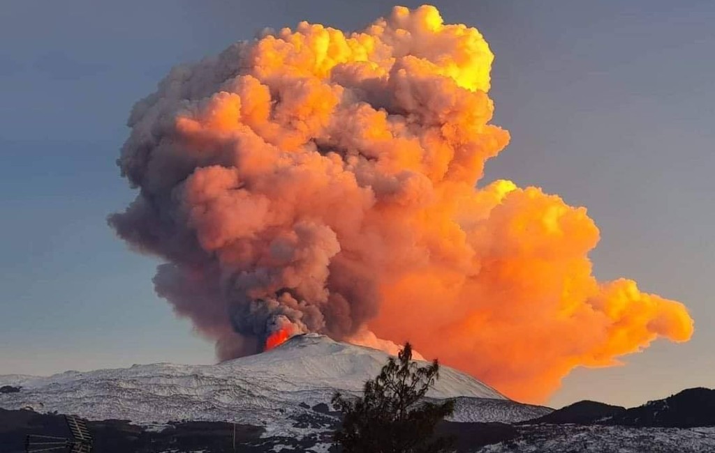 Kan een vulkanische uitbarsting van de Etna op Sicilië ook in Spanje gebeuren?