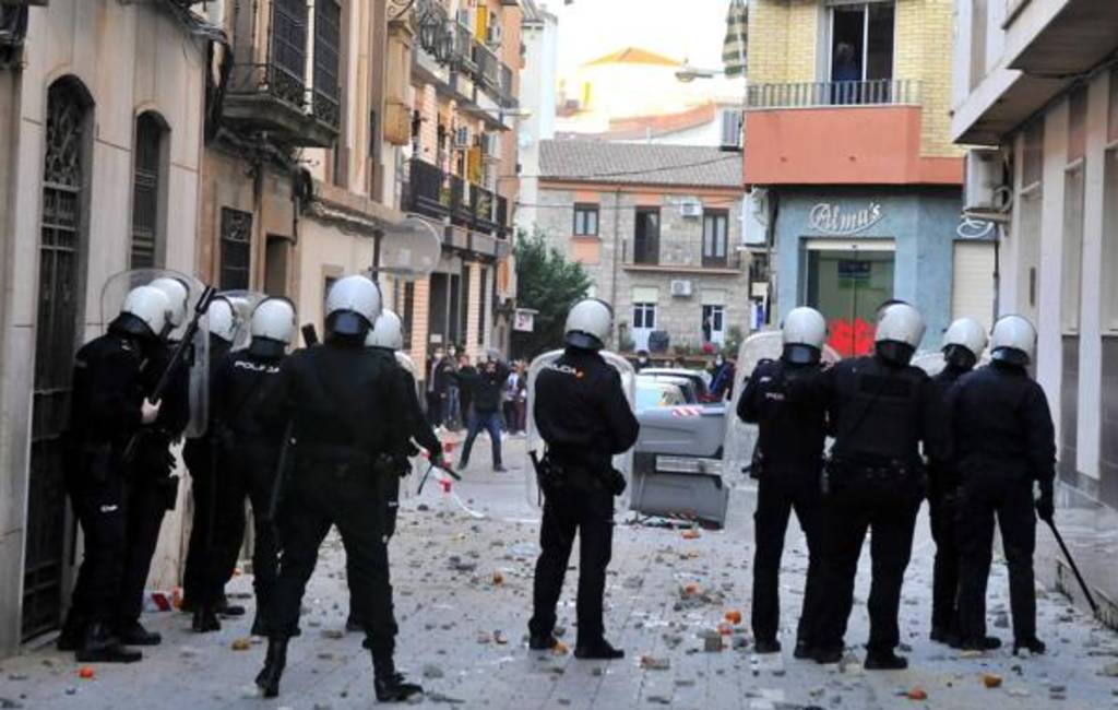 Rellen in Linares (Jaén) na politiegeweld tegen een vader en 14-jarige dochter