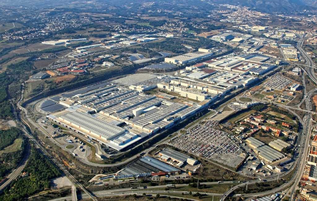 De Seat fabriek bij Barcelona wordt corona vaccinatieplaats