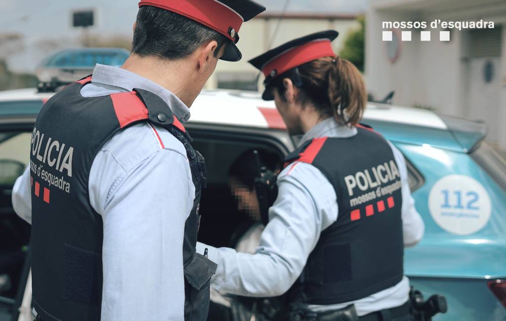 Politie bevrijdt in Barcelona Chinese slaven die niet wisten dat er een pandemie gaande is