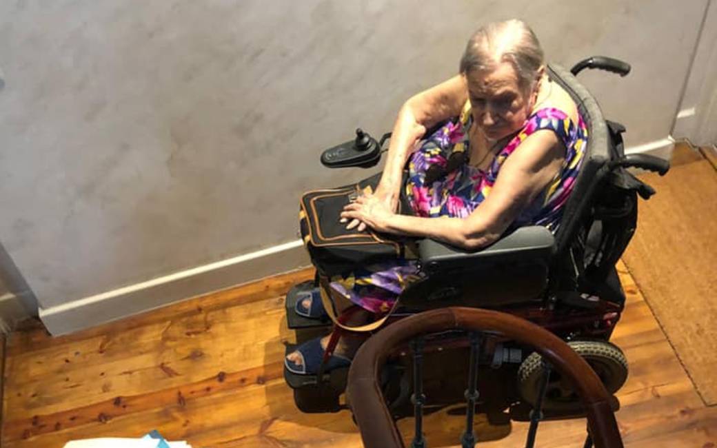 Madrileense woning 90-jarige ziekenhuispatiënt gekraakt door verzorgster