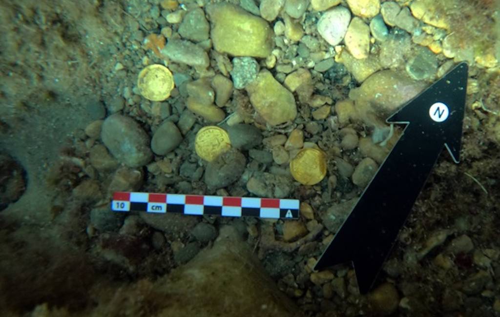 Twee duikers vinden 53 Romeinse gouden muntstukken op de zeebodem bij Alicante