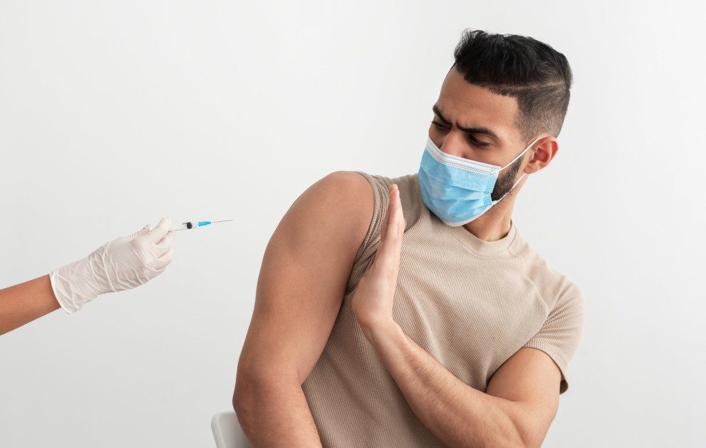Spaanse Volksgezondheid wil weten waarom iemand geen corona-prik wil hebben