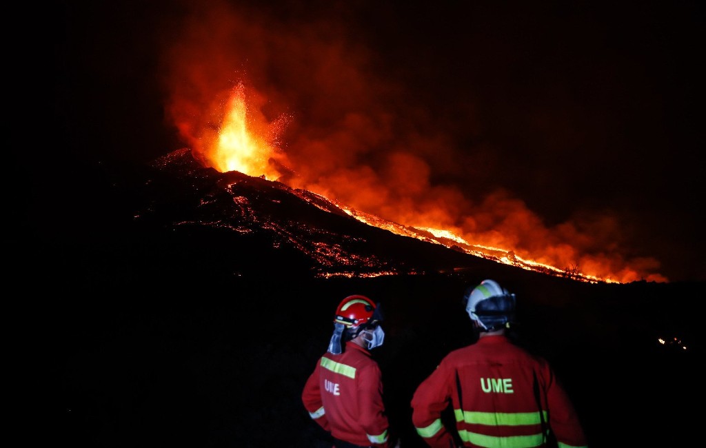 Vijfde week vulkaanuitbarsting La Palma met meer lava na instorten deel vulkaan