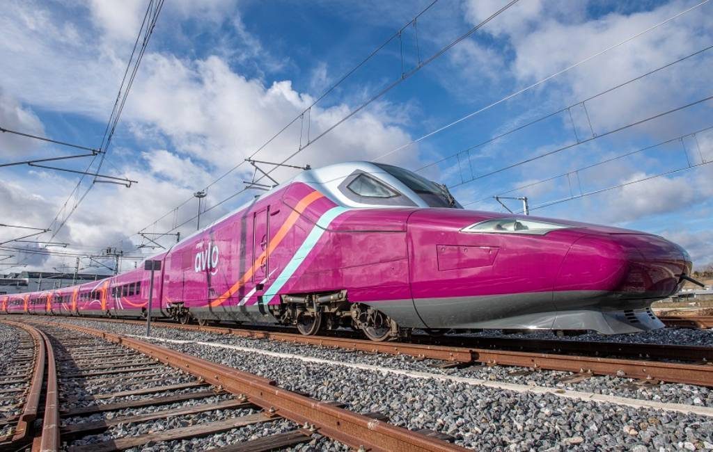 De AVE low cost hogesnelheidstrein start eerder met route Madrid-Valencia