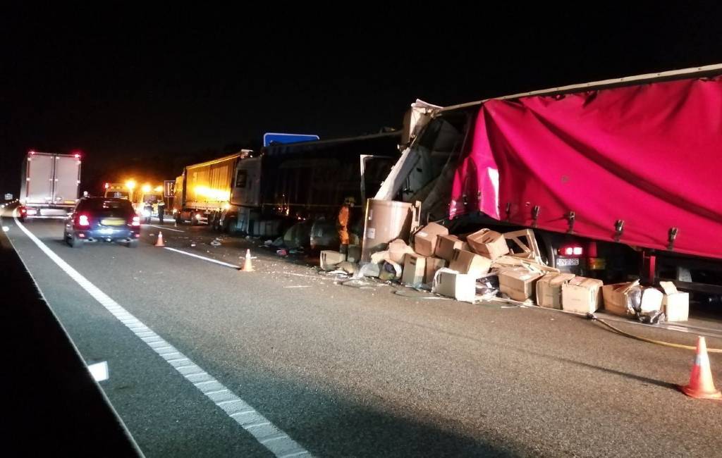Ruziënde vrachtwagenchauffeurs veroorzaken dodelijke kettingbotsing op de AP-7 snelweg bij Girona