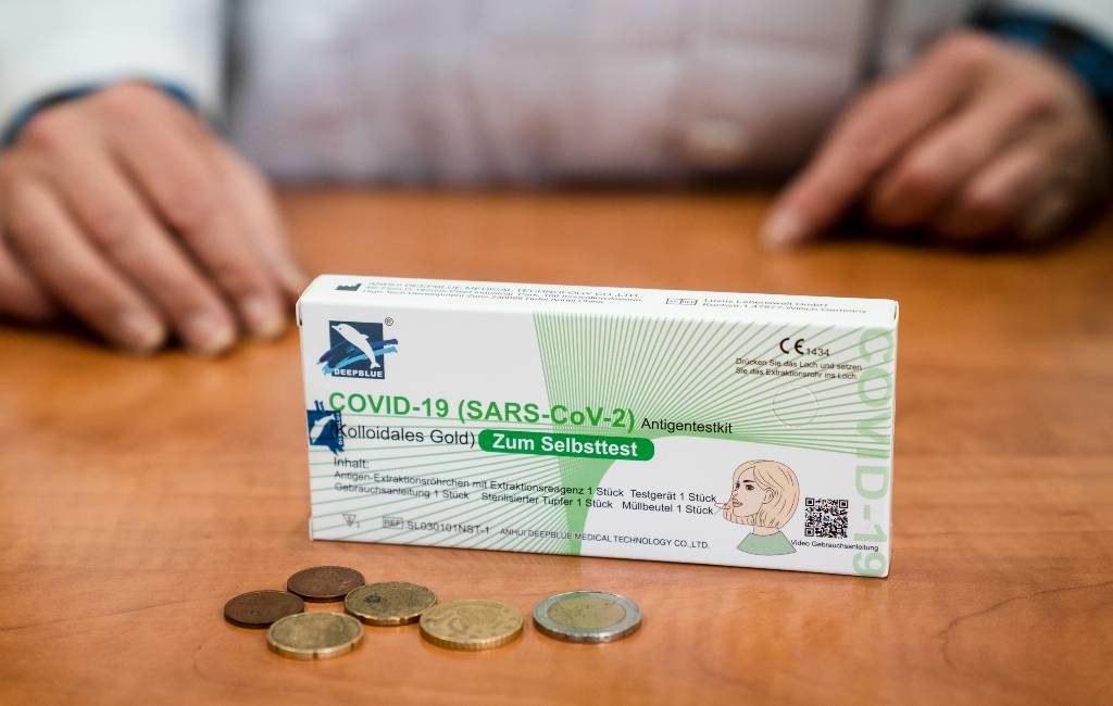 Sinds zaterdag heeft Spanje een van de laagste prijzen voor antigeen-zelftesten in de EU