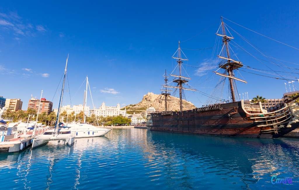Alicante plant de bouw van een artificieel eiland met restaurant in de haven