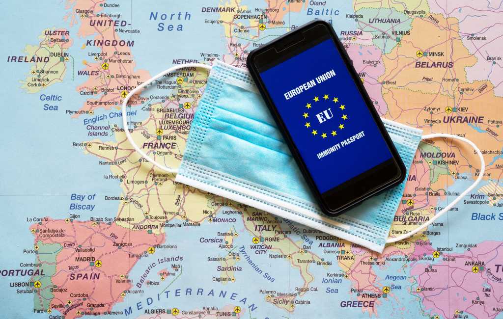 Europese Commissie stelt voor om digitaal EU-covidcertificaat met één jaar te verlengen