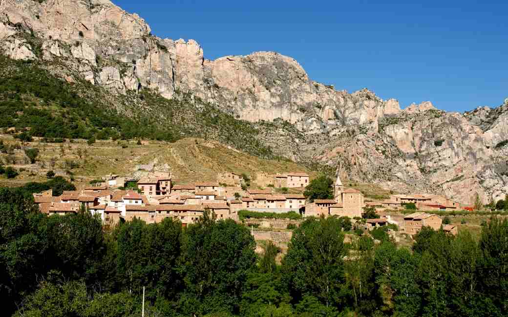 De 19-jarige Alba Lagares is de enige jongere inwoonster in een dorp in Teruel