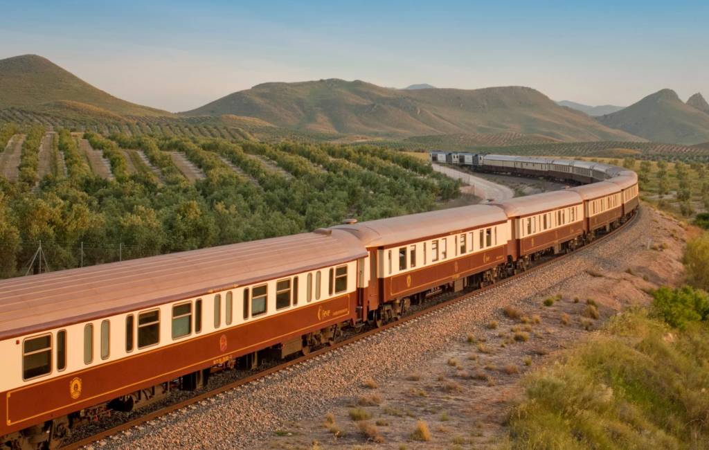 Spaanse spoorwegen begint seizoen met luxe treinreizen