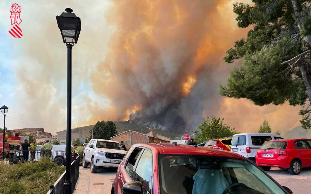 Tientallen treinreizigers gewond bij bosbrand in Castellón