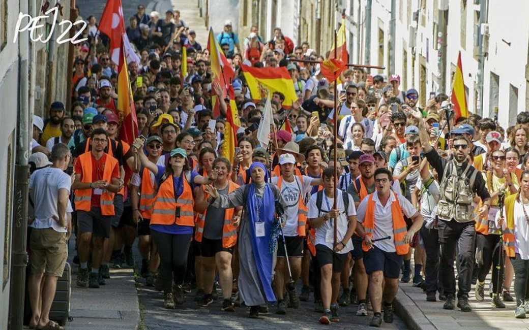 Hoge huurprijzen, gezang en paarden: het toerisme overspoelt Santiago de Compostela en plaagt de inwoners