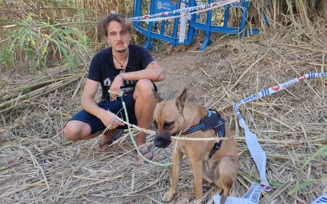 Man valt in 10 meter diepe waterput maar zijn blaffende hond redt zijn leven in Málaga