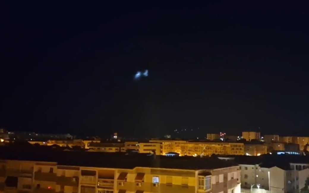 Vreemde lichten boven Málaga zijn niet van een UFO