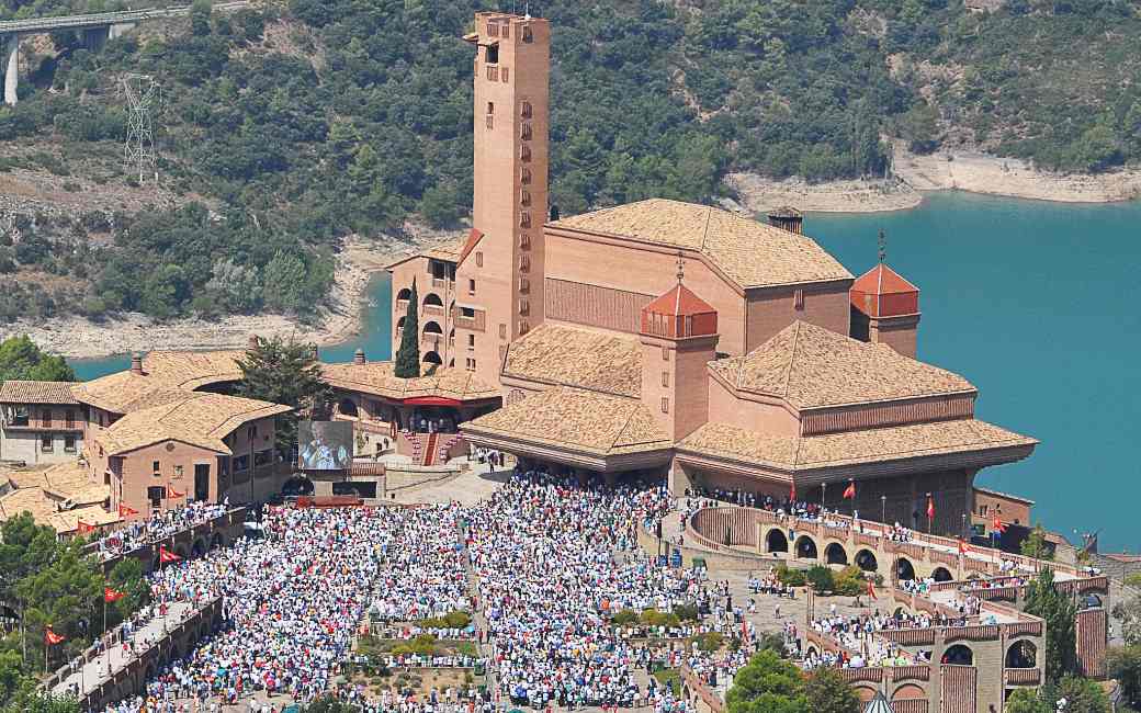 Meer dan 9.000 pelgrims bij de Maria-dag van het gezin in Torreciudad in Huesca