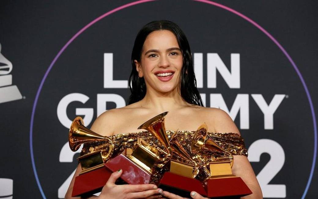 Spaanse zangeres Rosalía wint de belangrijkste Latin Grammy Award