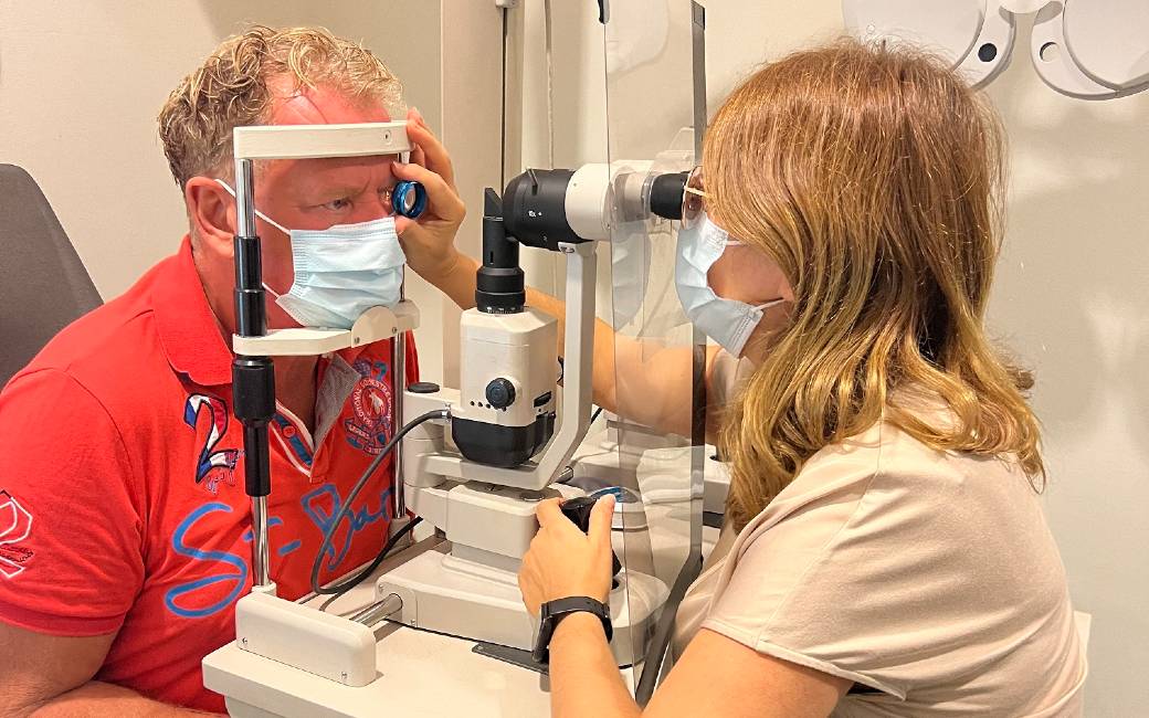 Nederlandse inwoner van Javea gediagnosticeerd met glaucoom na routine oogtest