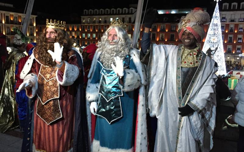 Spanje in de ban van de 'Cabalgata de los Reyes Magos' of Driekoningen optochten