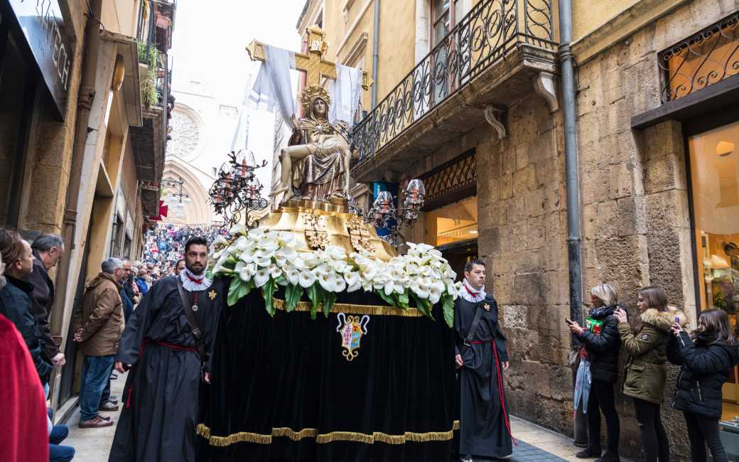 Wanneer vindt de Semana Santa plaats in Spanje?