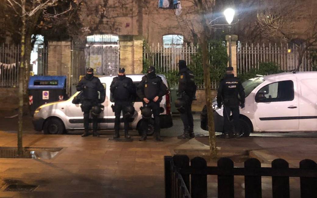 Politie ontruimt door burgergroep bestuurd sociaal centrum in Zaragoza
