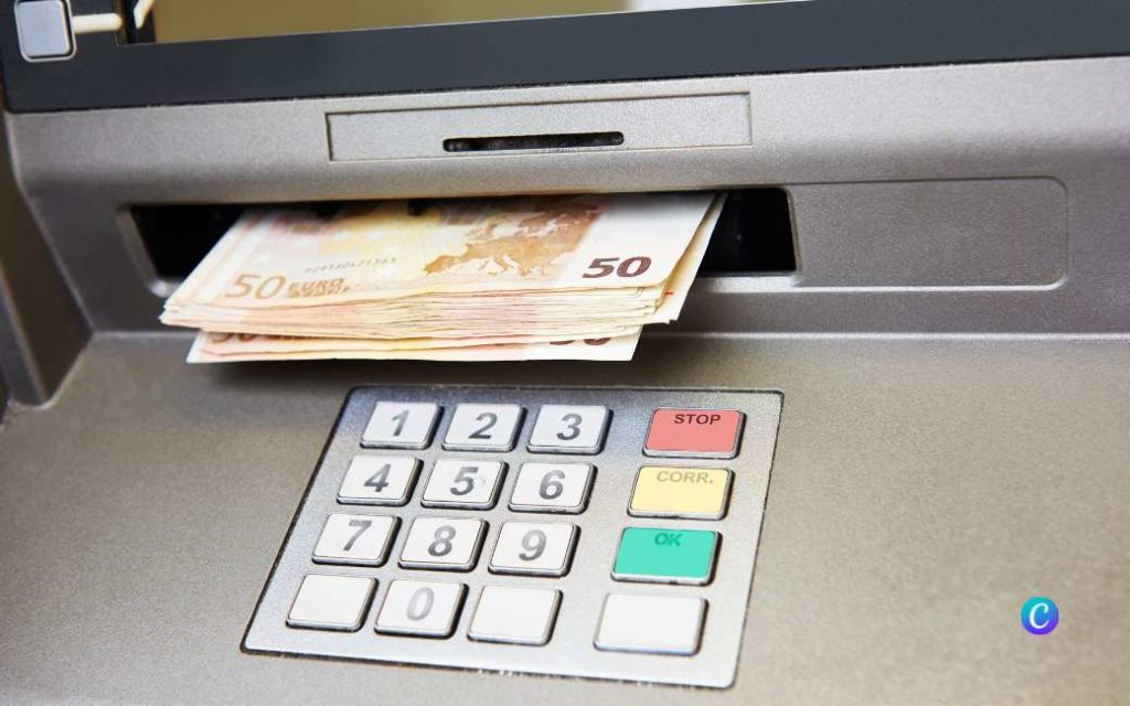 Hoeveel geld mag je per dag uit de geldautomaat halen in Spanje?