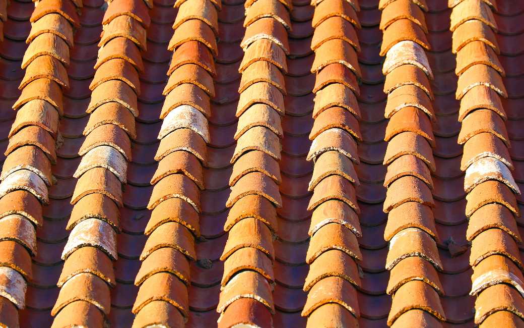 Je dak laten verbouwen in Spanje? Hier moet je rekening mee houden