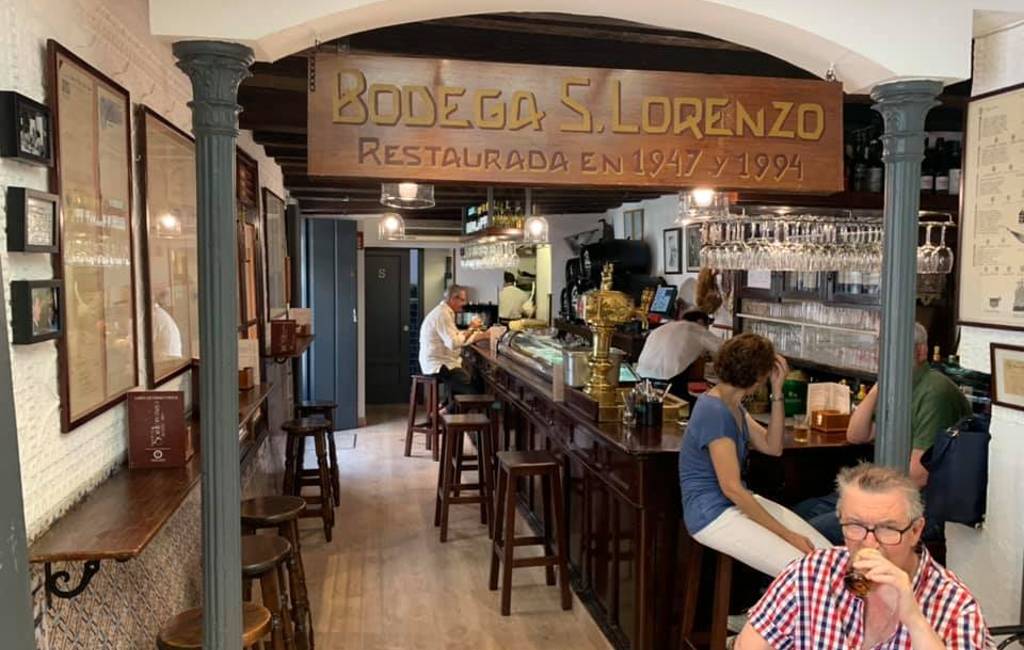 Bar in Sevilla geeft gratis biertje aan stemmers op 23 juli