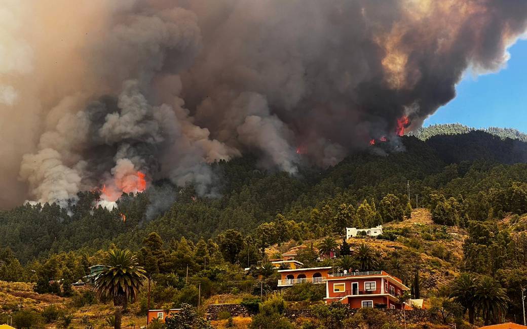 Grote brand op Canarische Eiland La Palma met 500 geëvacueerden