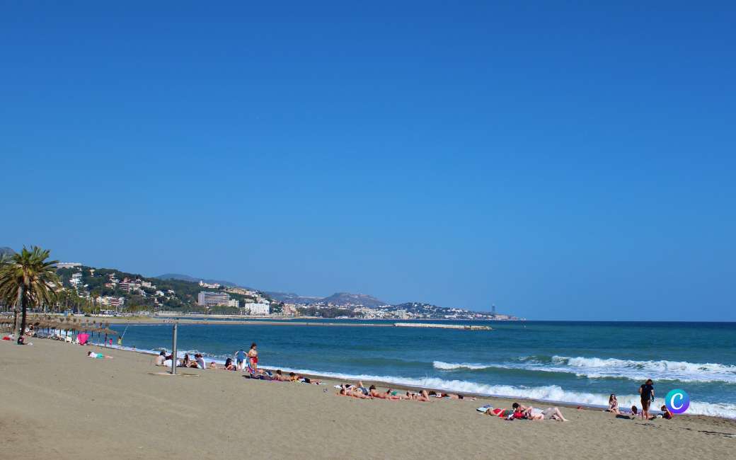 Waarom is het zand op de stranden van Málaga donker?
