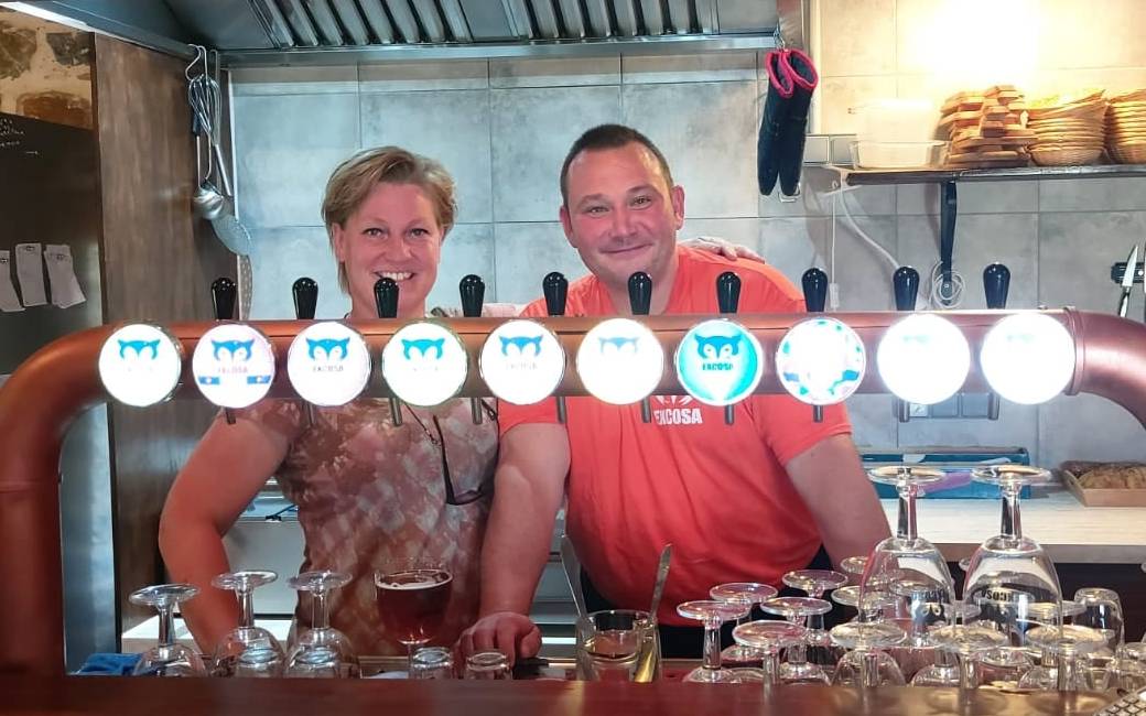 Nederlanders verkopen vanuit verlaten dorp in Huesca hun eigen bier