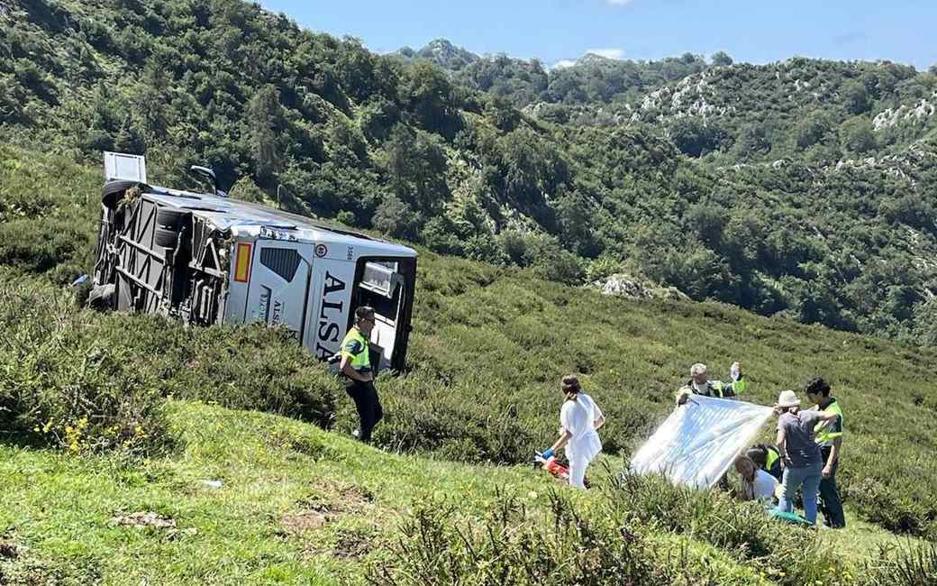 Tien gewonden bij touringcar ongeval in Covadonga natuurgebied in Asturië