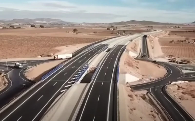 De nieuwe A-33 autoweg tussen Valencia en Murcia is geopend
