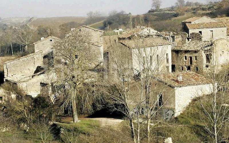 Nederlanders kopen een verlaten dorp met 50 gebouwen in Burgos