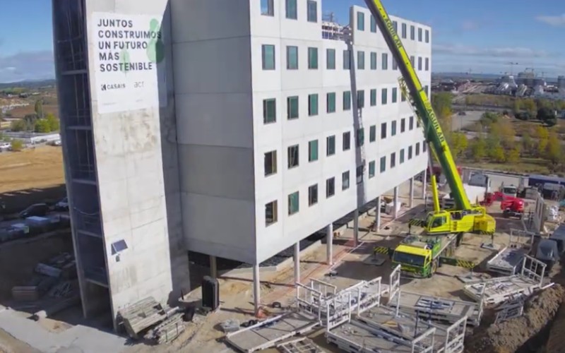 In slechts 14 dagen werd dit hotel in Madrid gebouwd (video)