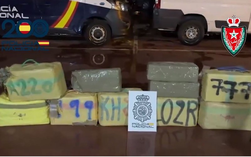 Spaanse politie ontmantelt drugssmokkel via campervan vanuit Marokko