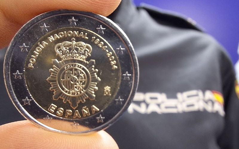 Spanje lanceert nieuwe 2 euromunt met daarop de Policía Nacional