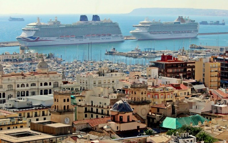 Alicante verwelkomt deze week duizenden cruisetoeristen