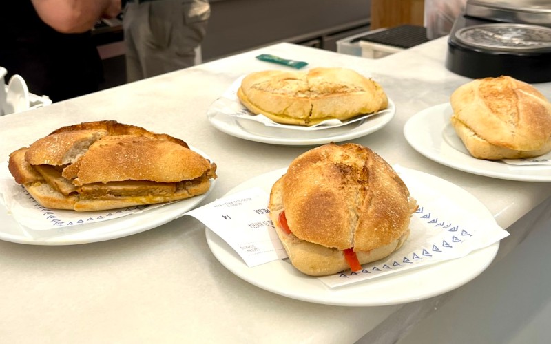 Conosci l'origine del panino pitofo per la colazione a Malaga?