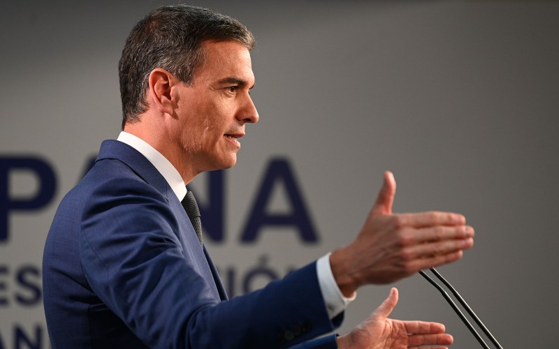 Pedro Sánchez blijft premier van Spanje en neemt geen ontslag