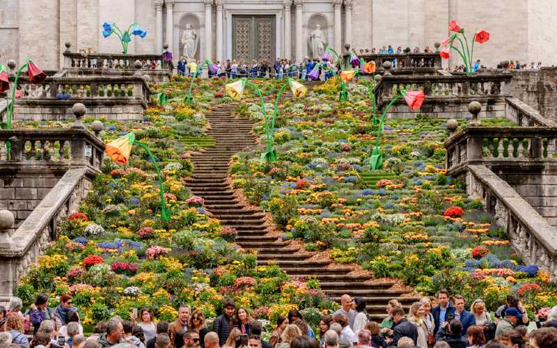 De bloemen veroveren Girona tijdens de Temps de Flors