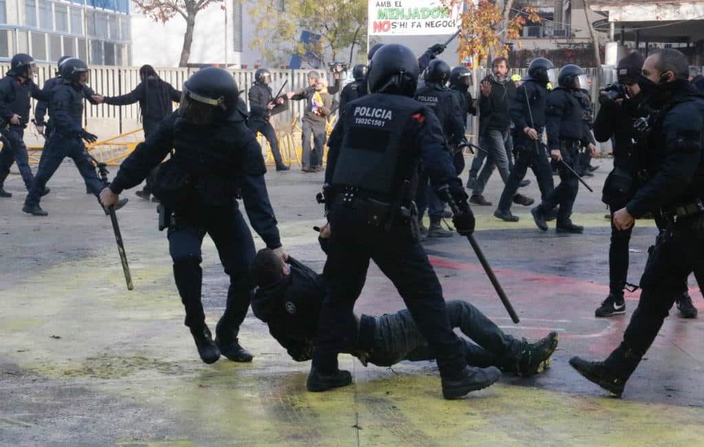 Problemen rondom hardhandig optreden Catalaanse politie in Gerona en Terrassa
